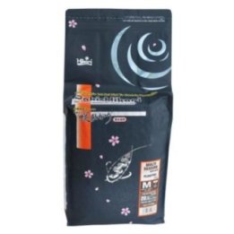 Saki-Hikari R Multi Season premium-koiruoka näyttelykoille viileisiin ja vaihteleviin vesiolosuhteisiin.